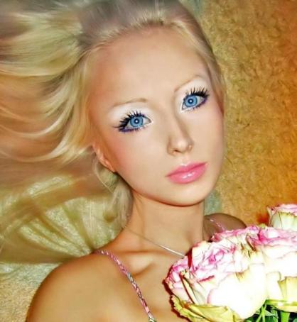 266176-valeria-lukyanova-world-s-most-convincing-real-life-barbie-girl-photos